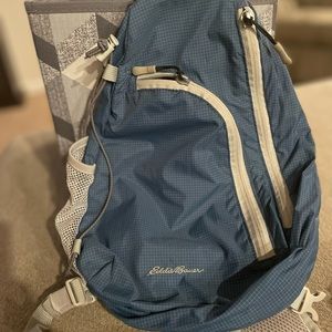 Eddie Bauer sling bag/cross body. Blue teal. New condition.